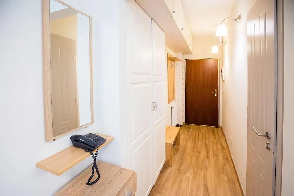 Familyoasis In Vibrant Ujlipot Appartement Boedapest