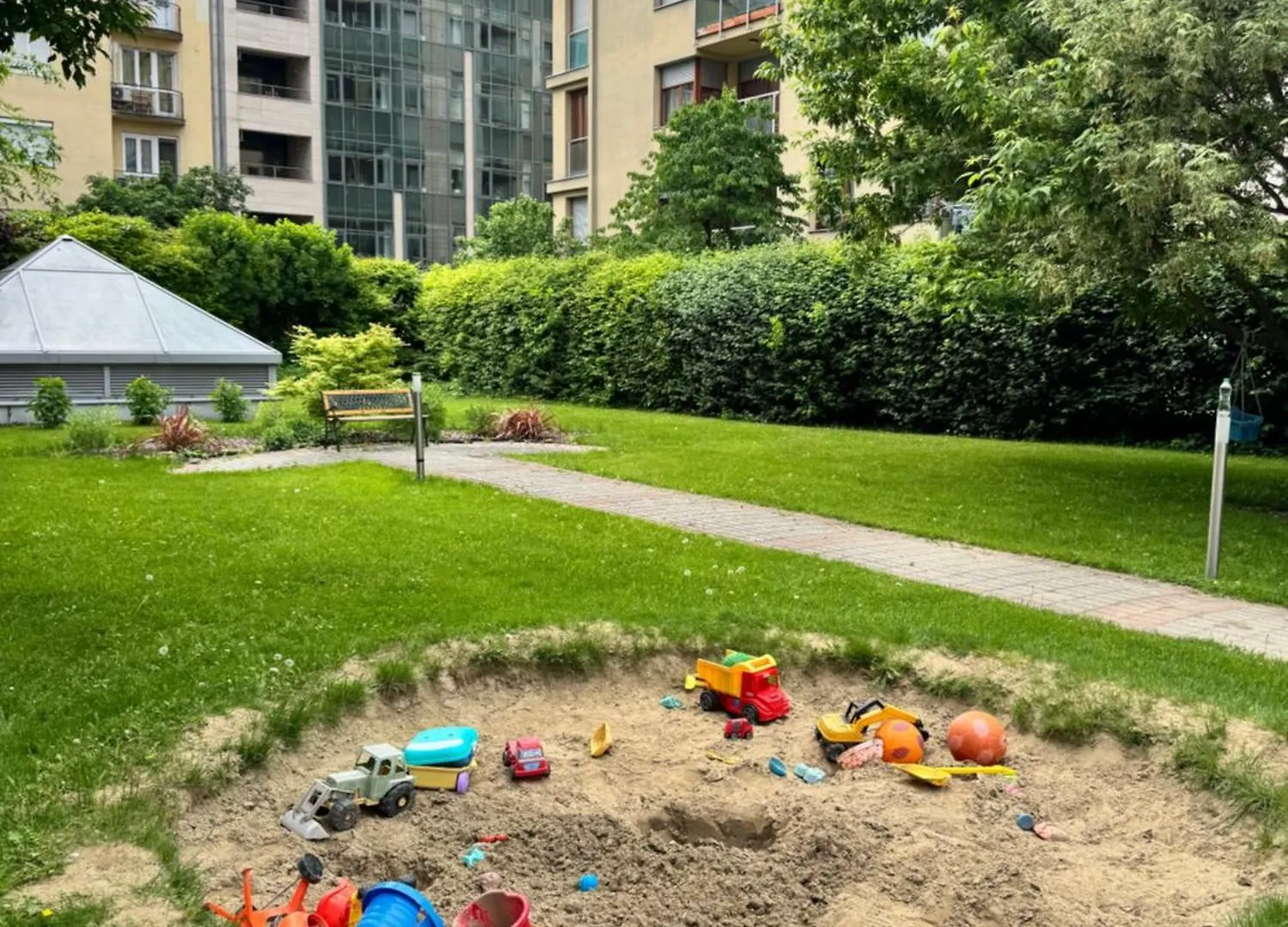 Familyoasis In Vibrant Ujlipot Appartement Boedapest Hongarije