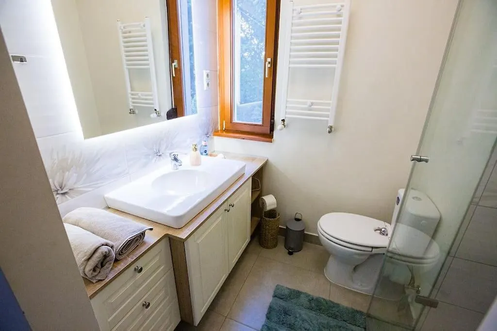 Familyoasis In Vibrant Ujlipot Apartment Budapest