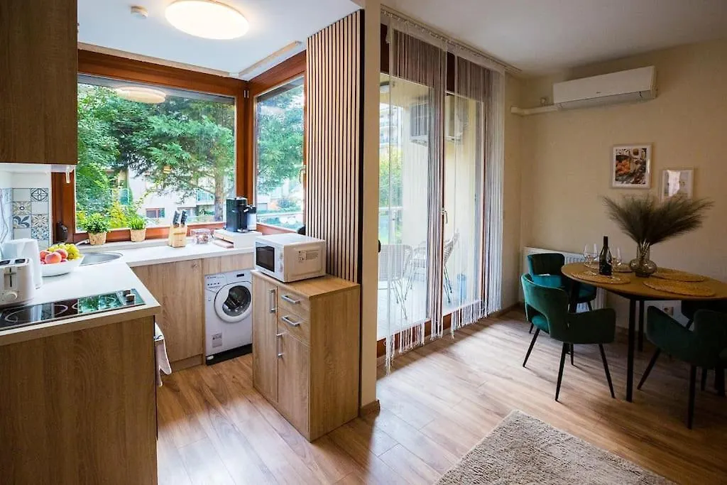 Familyoasis In Vibrant Ujlipot Apartment Budapest Hungary